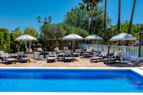 The Palms Boutique Resort Malaga - Adults Only
