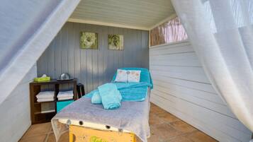 Deep tissue-massage, svensk massage, thai-massage, sportsmassage