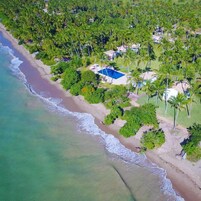 Minibar, tabla de planchar con plancha, wifi gratis y ropa de cama