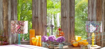 Free daily cooked-to-order breakfast