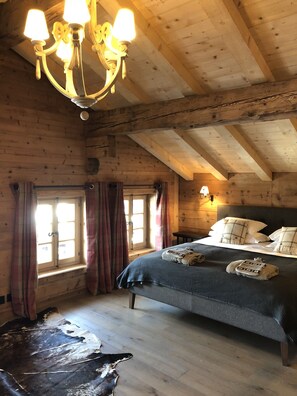 3 chambres, fer et planche à repasser, lit parapluie, Wi-Fi gratuit