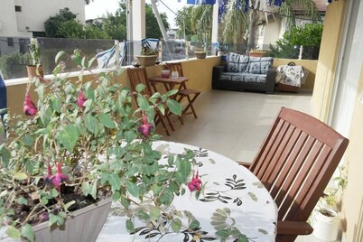 Israeli Home is an accommodation offering garden views.