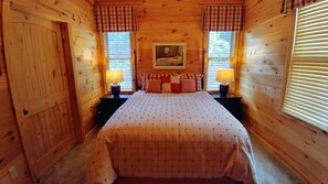 4 bedrooms, premium bedding, desk, iron/ironing board