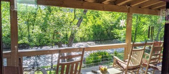 Creekfront Retreat • Hot Tub • Pool Table • Near Town/National Park • Rejuvenate