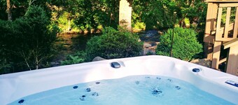 Creekfront Retreat • Hot Tub • Pool Table • Near Town/National Park • Rejuvenate