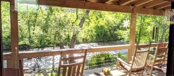 Deep Creek Waterfront Home • Hot Tub • Pool Table • Minutes to Downtown & GSMNP