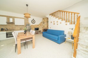 Téléviseur connecté, foyer, jeux vidéo, bureau