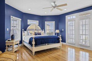 6 habitaciones, tabla de planchar con plancha y cuna de viaje 