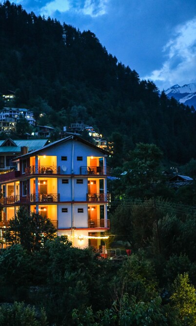 A warm, calm serene property to help you connect to nature