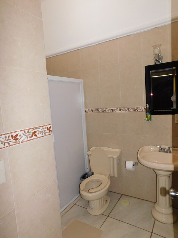 Bathroom - Posada del Mar (Mazatlán)