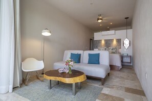 Allergikerbettwaren, Pillowtop-Betten, Zimmersafe, Verdunkelungsvorhänge