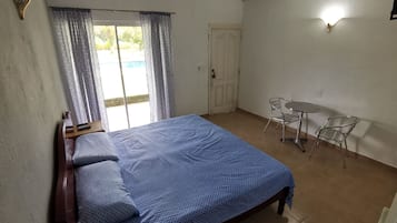 Habitación superior | Escritorio, wifi gratis y ropa de cama