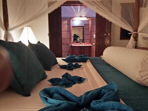 Deluxe Villa, 1 King Bed, Lake View | Blackout drapes, iron/ironing board, free WiFi, bed sheets