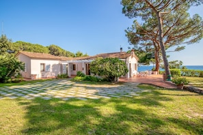 Exterior - Villa with private access to the sea (capoliveri)