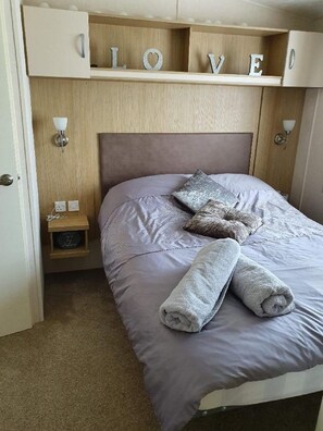 2 soverom, strykejern/-brett, wi-fi (inkludert) og sengetøy