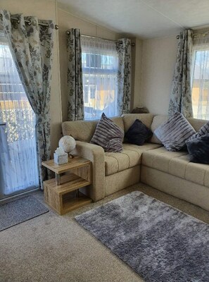 TV, fireplace, DVD player - Spacious Lovely Holiday Home, New 2019 Caravan (Greatstone)