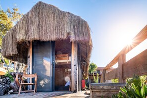 Economy Cabin (BUGDAY AMBARI)