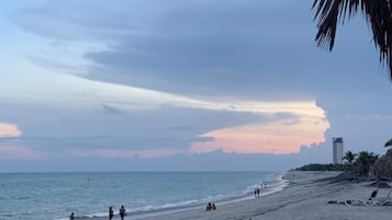 Privat strand i närheten