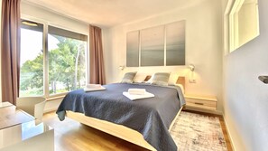 3 slaapkamers, een kluis op de kamer, reisbedje, wifi