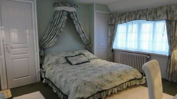 1 slaapkamer, een strijkplank/strijkijzer, wifi, beddengoed