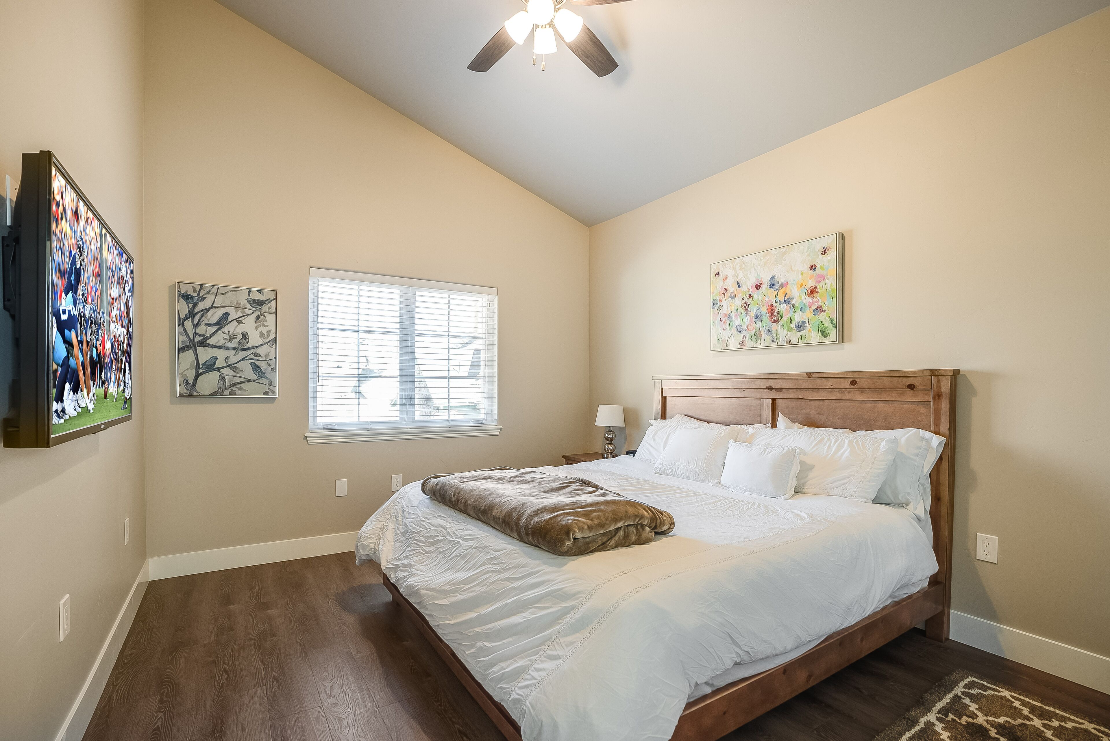 2 chambres, fer et planche à repasser, Wi-Fi gratuit, draps fournis