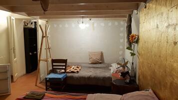 Dreibettzimmer | Schreibtisch, schallisolierte Zimmer, Zustellbetten, kostenloses WLAN