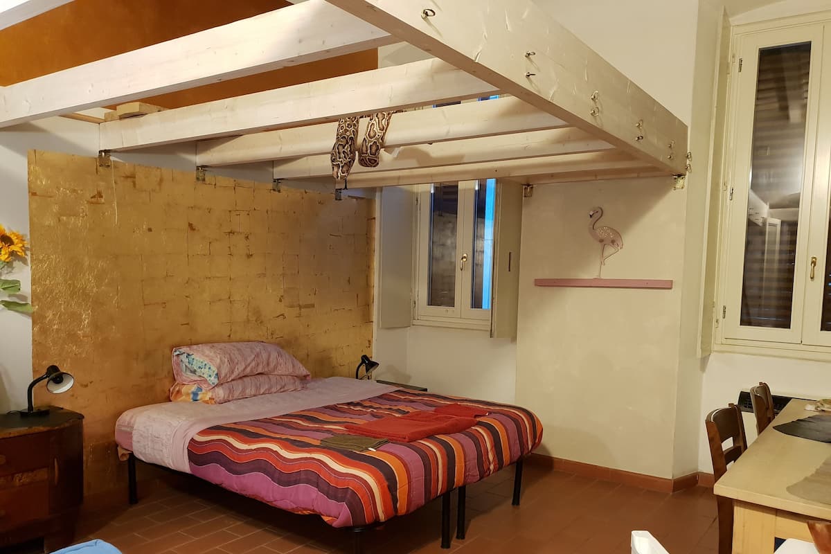 Bureau, chambres insonorisées, lits pliants/supplémentaires