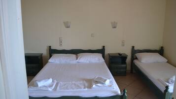 Apartment, 1 Bedroom | Cribs/infant beds, bed sheets