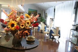 Free daily buffet breakfast - Ca' D'Artisti Bed & Breakfast (Caorle)