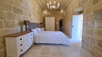 5 bedrooms, iron/ironing board, travel crib, free WiFi