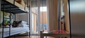 2 bedrooms, desk, iron/ironing board, free WiFi - Anita Apartments a Modern Riverside Property near to the Center (XXI. kerület)