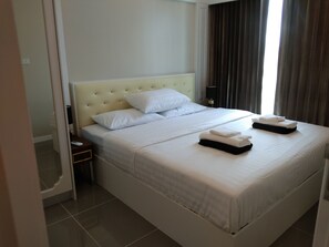 1 bedroom, internet, bed sheets