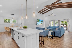 Interior - Perfect for Families! Private Back Yard & Heated Pool - Bahama Mama (Siesta Key)