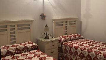 4 habitaciones, tabla de planchar con plancha y wifi gratis