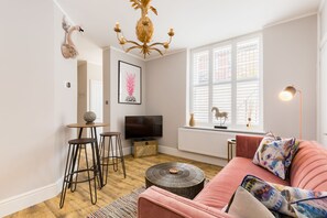 Studio Apartment | Living area