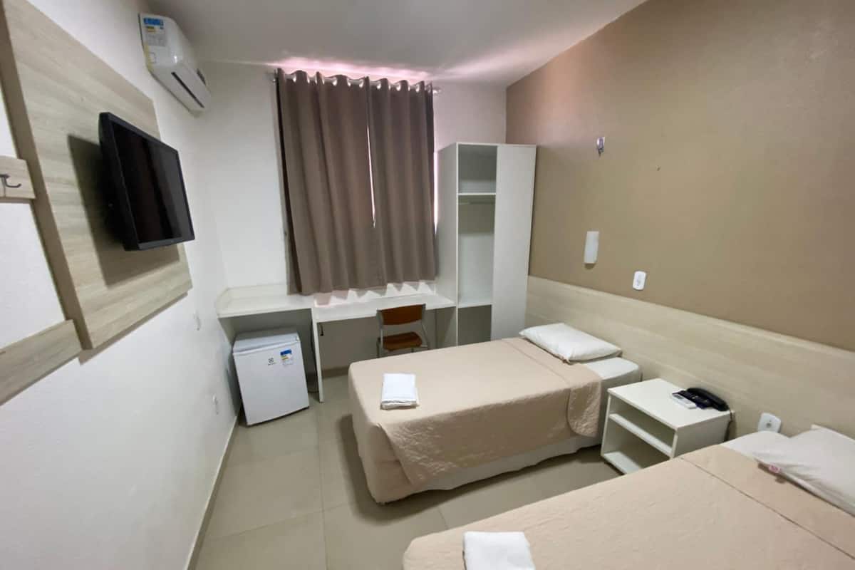 Minibar, camas plegables/adicionales, wifi gratis y ropa de cama