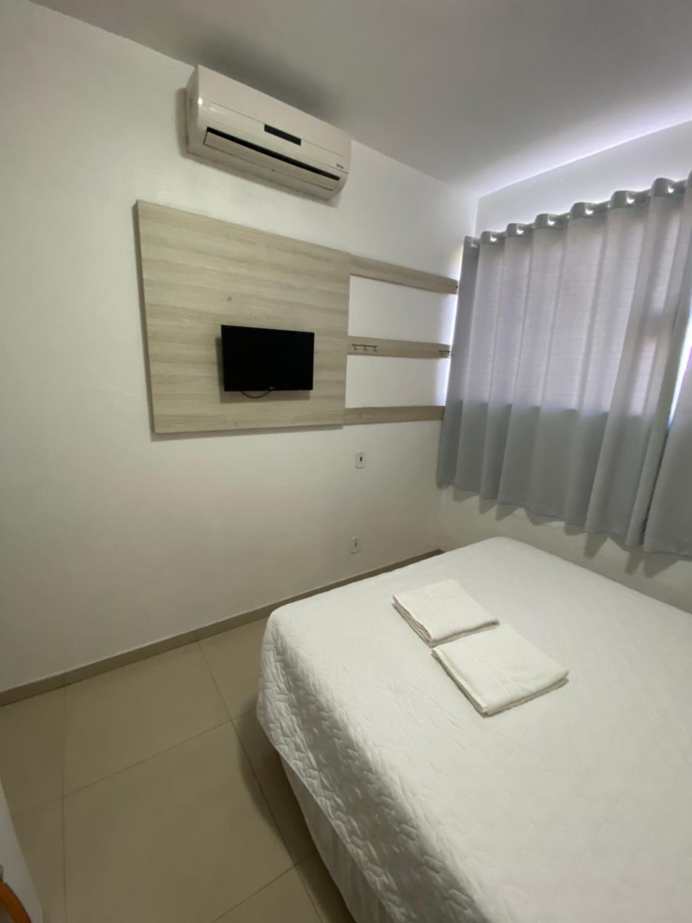 executive double room | minibar, rollaway beds, free wifi, bed sheets