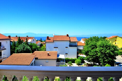 Apartment REA 4 + 2 **** With balcony and sea view, air conditioning