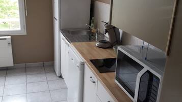 KylskÄp, mikrovÄgsugn, ugn och spishÀll