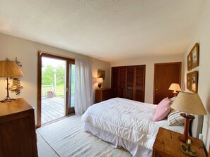 4 slaapkamers, een strijkplank/strijkijzer, wifi, beddengoed