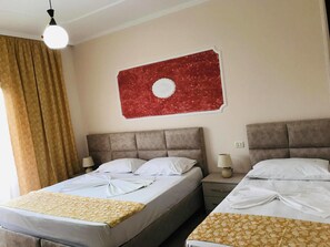 Desk, iron/ironing board, free WiFi, bed sheets - Hotel Skampa (Golem)