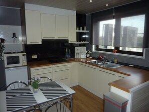 Fridge, microwave, oven, stovetop - Holiday home the Loft (Dilsen-Stokkem)