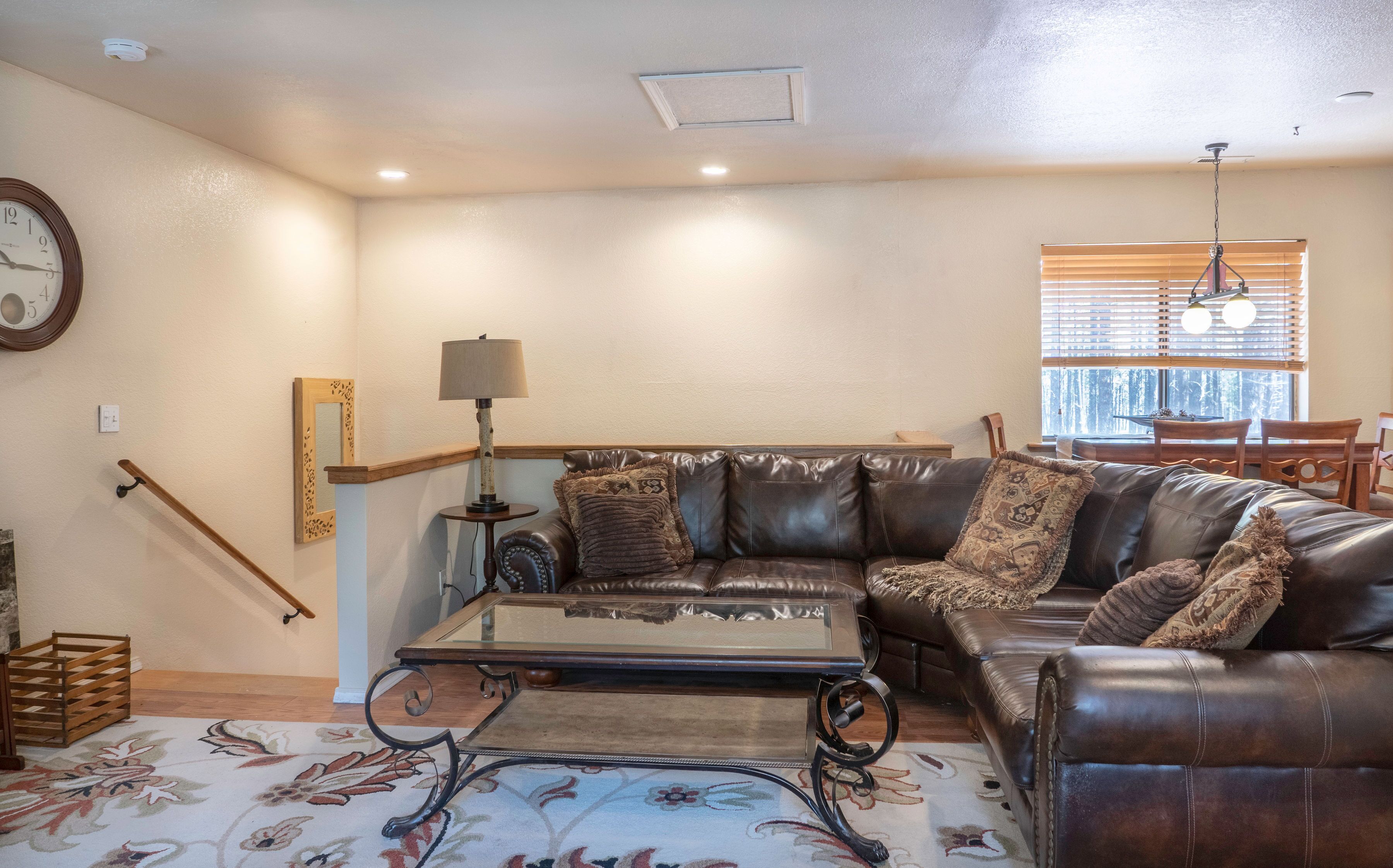 Televisio, takka, DVD-soitin