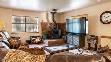 TV, fireplace, DVD player