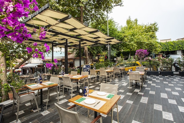 Petit déjeuner buffet compris tous les jours
