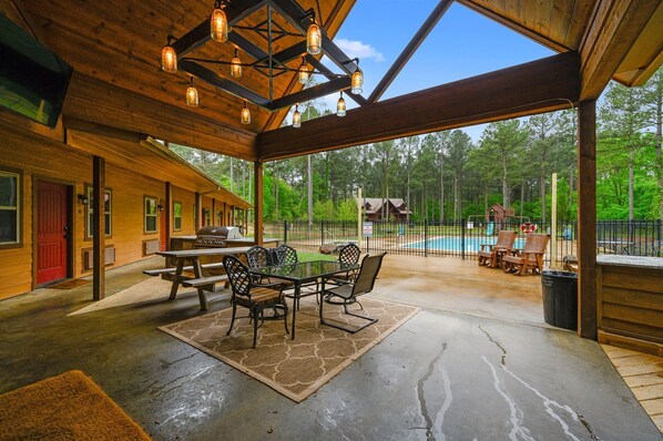 تناول الطعام بالخارج