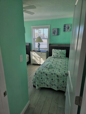 2 bedrooms, iron/ironing board, free WiFi, bed sheets