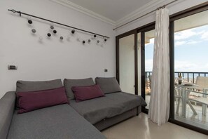 TV - Achacay 1 - Two Bed with sea and pool views (Los Cristianos)