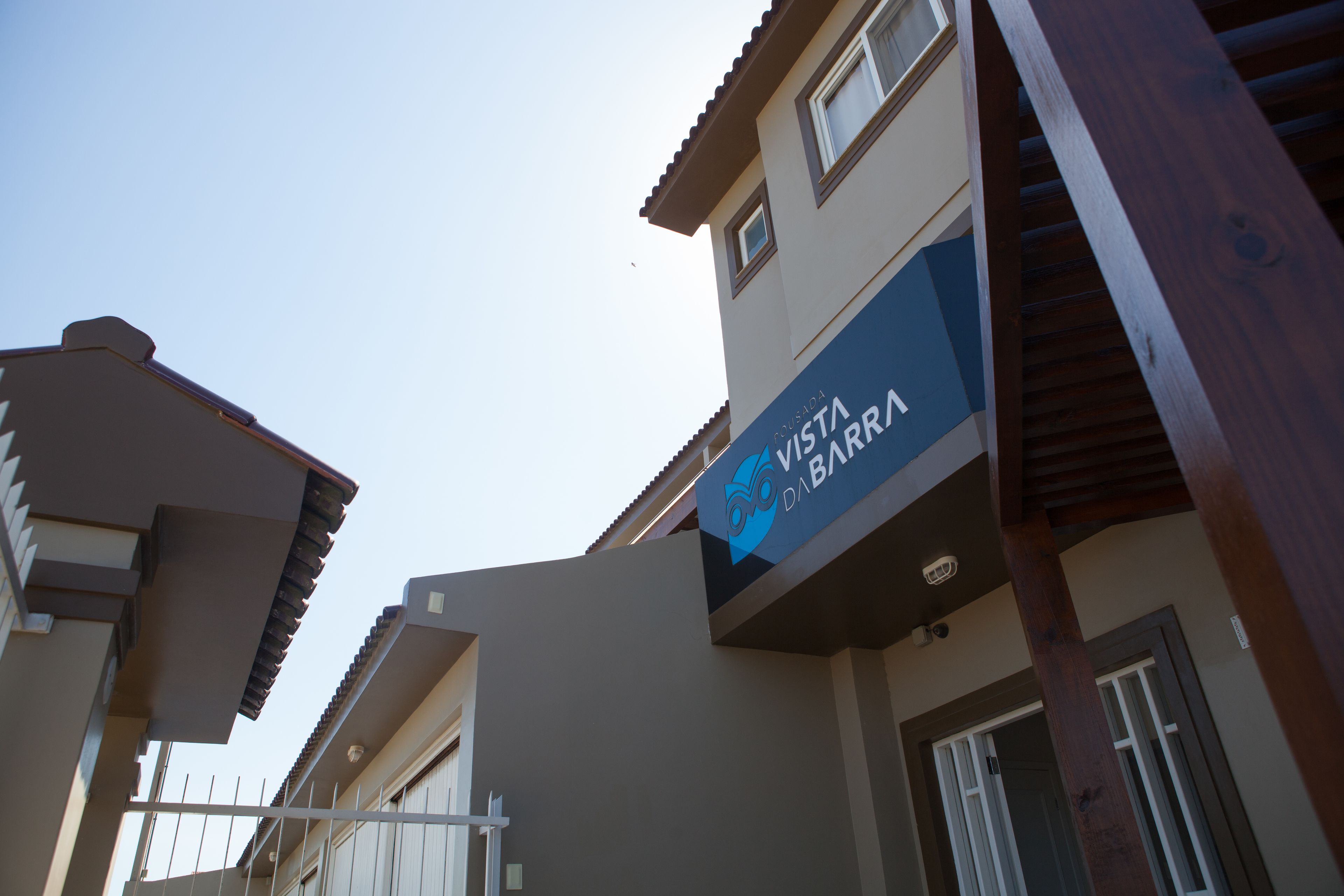 A building with a sign reading "Vista del Barral."