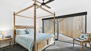 3 bedrooms, iron/ironing board, WiFi, bed sheets - Point Break - Anglesea (Anglesea)